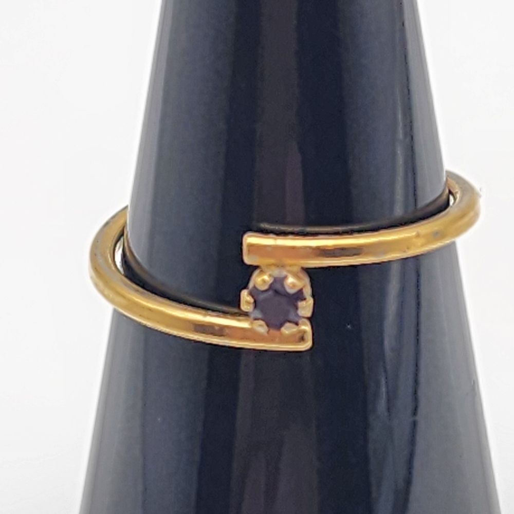 Vintage Avon Gold Tone & Black Rhinestone Ring (7.5)